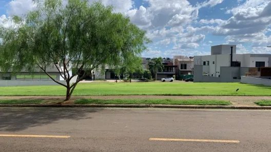 Lote/Terreno à venda, 273m² no Conjunto Habitacional Alexandre Urbanas, Londrina