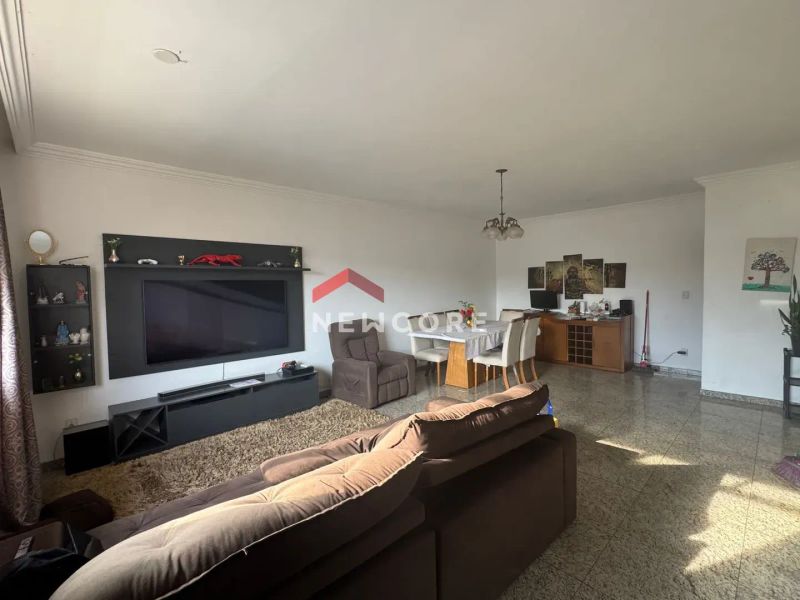 Casa com 4 quartos — Santa Lúcia, Belo Horizonte