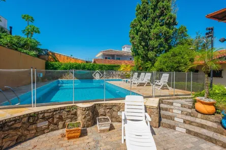 Casa com 5 Quartos à venda, 900m² no Itacorubi, Florianópolis
