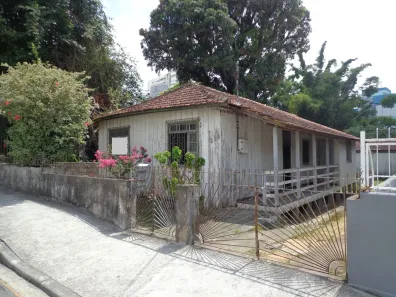 Lote/Terreno à venda, 678m² no Barreiros, São José