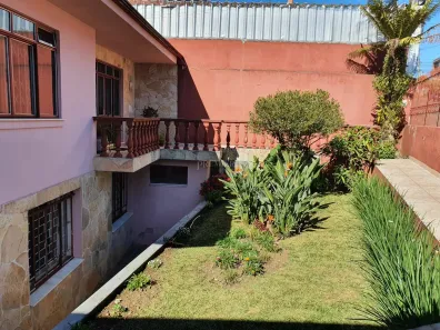 Sobrado com 4 Quartos para alugar, 200m² no Pilarzinho, Curitiba