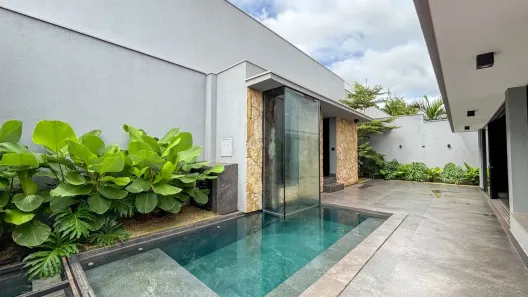 Casa de Condomínio com 5 Quartos à venda, 360m² no Jardim Sul, Uberlândia