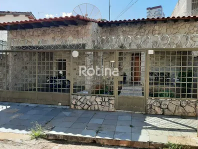 Casa com 4 Quartos para alugar, 280m² no Tabajaras, Uberlândia