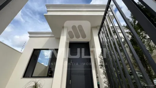 Casa com 3 Quartos à venda, 215m² no Jardim Karaíba, Uberlândia