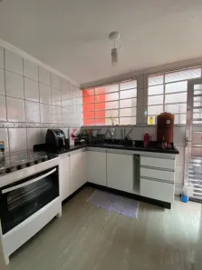 Sobrado com 3 Quartos à venda, 168m² no Vila Popular, Várzea Paulista
