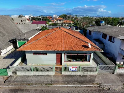 Casa com 4 Quartos à venda, 131m² no Meia Praia, Navegantes