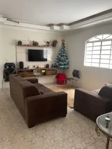 Casa com 3 Quartos à venda, 300m² no Setor Tradicional, Brasília