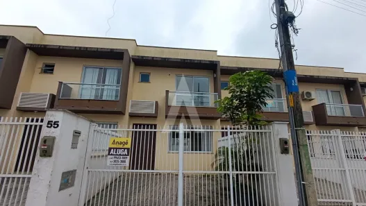 Casa com 2 Quartos para alugar, 88m² no Floresta, Joinville