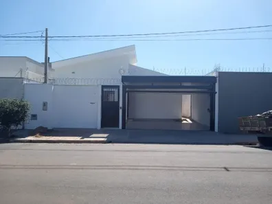 Casa com 2 Quartos para alugar, 150m² no Jardim Florença, Marília