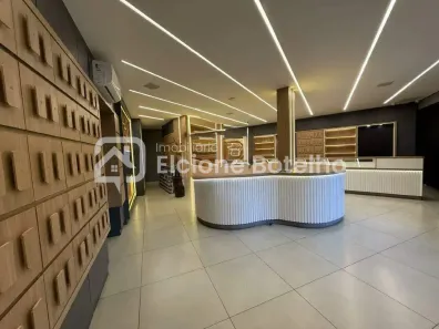 Prédio Comercial para alugar, 250m² no Saraiva, Uberlândia