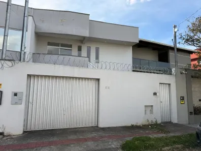 Casa com 3 Quartos à venda, 134m² no Nacional, Contagem
