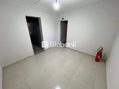Sala Comercial com 1 Quarto para alugar, 150m² no Cidade Santa Maria, Montes Claros