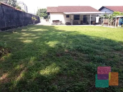 Lote/Terreno à venda, 874m² no Iririú, Joinville