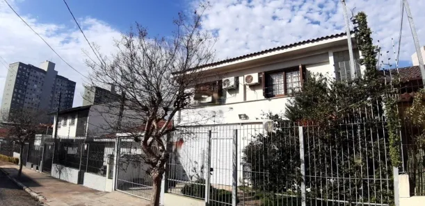 Casa com 3 Quartos à venda, 240m² no Glória, Porto Alegre