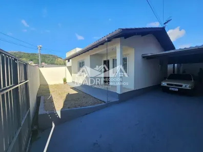 Casa com 3 Quartos para alugar, 214m² no Ipiranga, São José