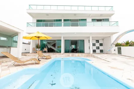 Casa com 4 Quartos à venda, 432m² no Balneário Caravelas I, Matinhos