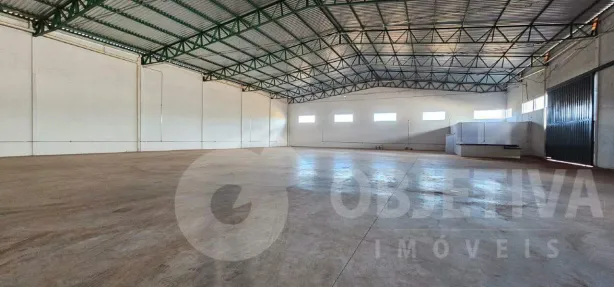 Galpão/Depósito/Armazém para alugar, 1586m² no Segismundo Pereira, Uberlândia