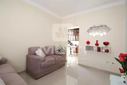 Casa com 3 Quartos à venda, 237m² no Presidente Roosevelt, Uberlândia