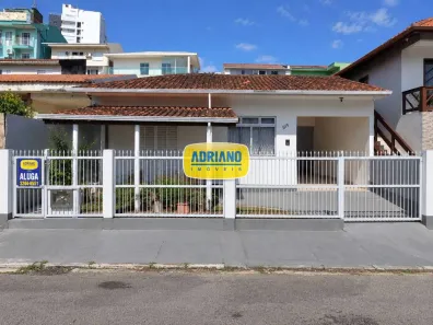 Casa com 2 Quartos para alugar, 60m² no Capoeiras, Florianópolis
