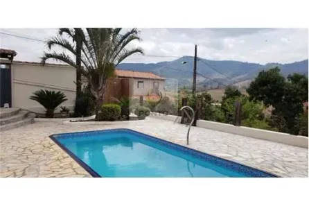 Fazenda/Sítio com 3 Quartos à venda, 400m² no Centro, Caranaíba