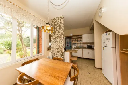 Casa com 3 Quartos à venda, 271m² no Três Figueiras, Porto Alegre