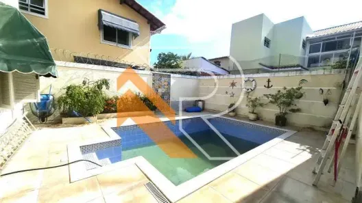 Casa com 6 Quartos à venda, 235m² no Marazul, Niterói