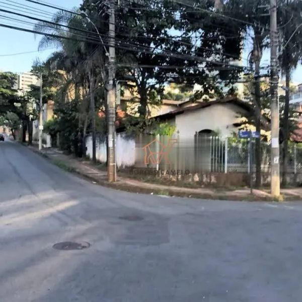 Casa com 3 quartos — Santa Lúcia, Belo Horizonte