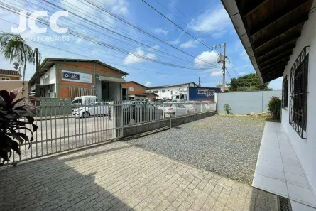 Casa com 3 Quartos para alugar, 135m² no Anita Garibaldi, Joinville