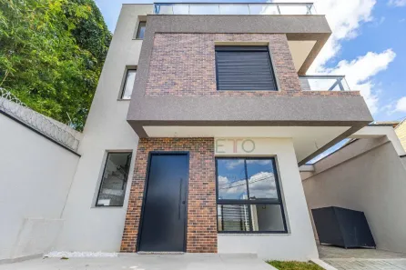 Sobrado com 3 Quartos à venda, 161m² no Lindóia, Curitiba