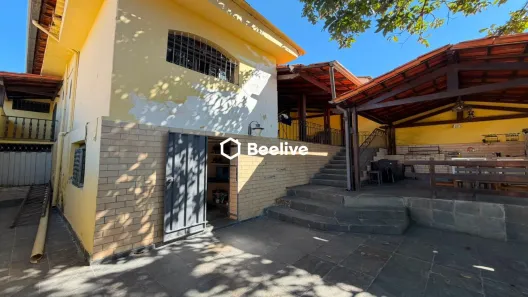 Casa com 3 Quartos para alugar, 180m² no Alto Caiçaras, Belo Horizonte