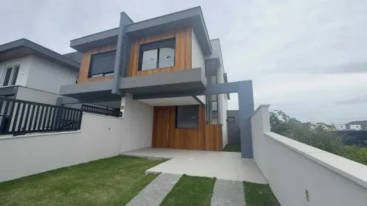 Casa com 3 Quartos à venda, 157m² no Campeche, Florianópolis