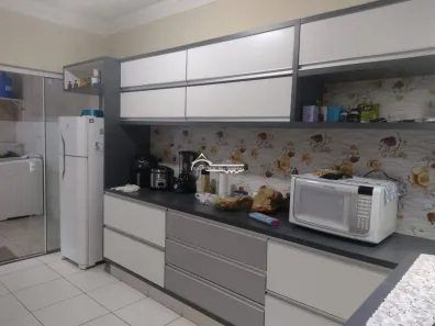 Casa com 2 Quartos à venda, 100m² no Conjunto Habitacional Marinho, Jacareí