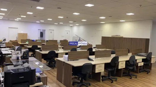 Sala Comercial para alugar, 225m² no Vila Cordeiro, São Paulo