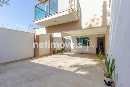 Casa com 3 Quartos à venda, 260m² no Cabral, Contagem