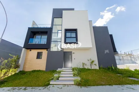 Casa de Condomínio com 3 Quartos à venda, 194m² no Santa Cândida, Curitiba