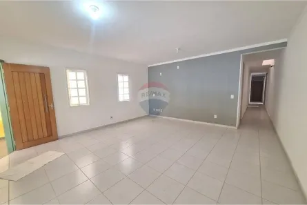 Casa com 3 Quartos para alugar, 209m² no Jardim Estância Brasil, Atibaia