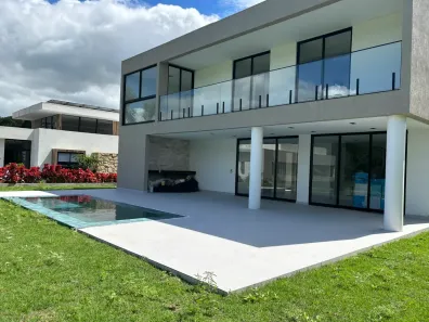 Sobrado com 4 Quartos à venda, 254m² no Aldeia dos Camarás, Camaragibe
