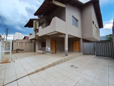 Sobrado com 4 Quartos à venda, 290m² no Setor Sudoeste, Goiânia