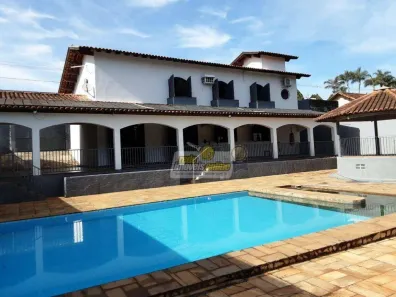 Casa com 3 Quartos para alugar, 291m² no Santa Maria, Uberaba
