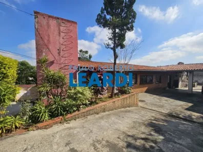 Sobrado com 6 Quartos para alugar, 1600m² no Tijuco Preto(Caucaia do Alto), Cotia