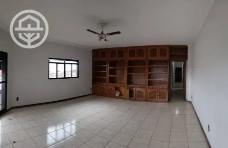 Casa com 3 Quartos para alugar, 200m² no Centro, Barretos