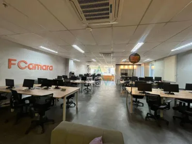 Sala Comercial para alugar, 172m² no Gonzaga, Santos