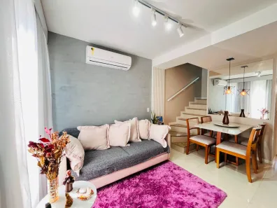 Casa de Condomínio com 2 Quartos à venda, 60m² no Guaratiba, Rio de Janeiro