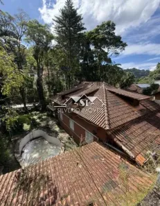 Casa com 6 Quartos à venda, 300m² no Quarteirão Ingelheim, Petrópolis