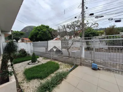 Casa com 5 Quartos à venda, 300m² no São Francisco, Niterói