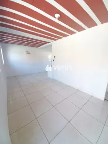 Casa com 3 Quartos para alugar, 150m² no Presidente Roosevelt, Uberlândia