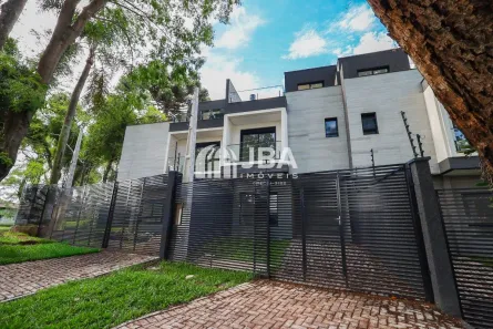Sobrado com 3 Quartos à venda, 134m² no Água Verde, Curitiba