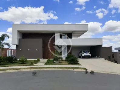 Casa de Condomínio com 3 Quartos à venda, 210m² no Jardins Nápoles, Senador Canedo