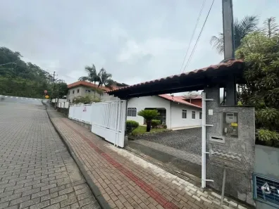 com 2 Quartos para alugar, 281m² no Araponguinhas, Timbó