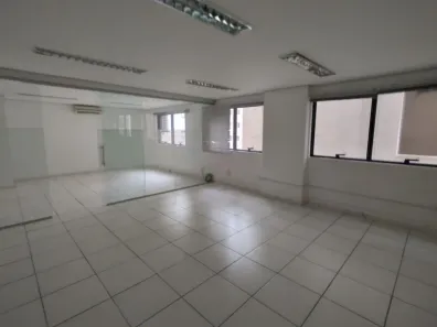Sala Comercial para alugar, 64m² no Itaim Bibi, São Paulo